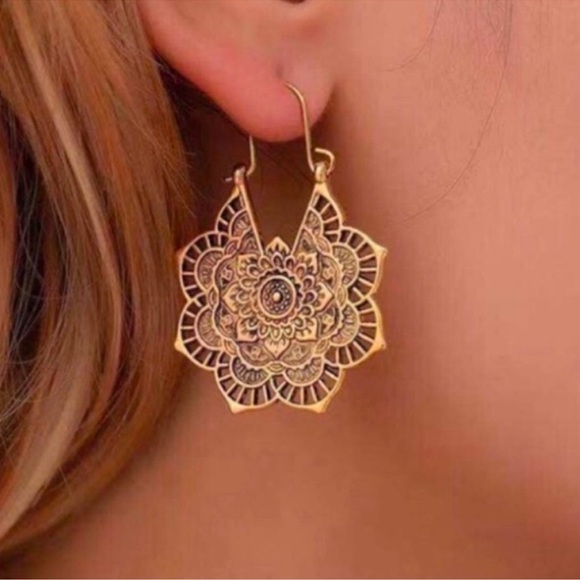 Anthropologie Gold Mandala Earrings - Picture 3 of 3